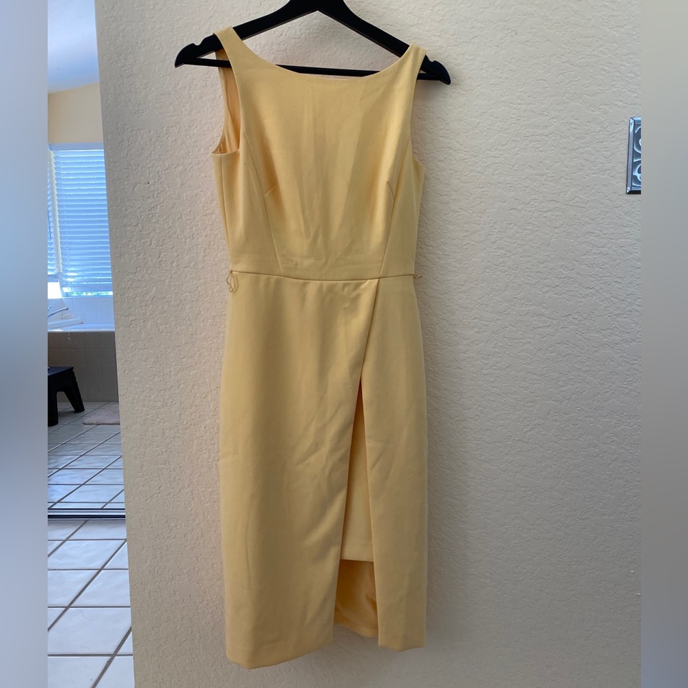 White House Black Market dress. Size 00. Preowned.